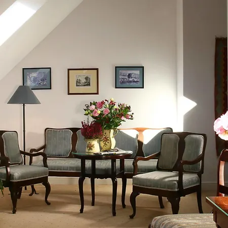 Palace Bed & Breakfast 3*