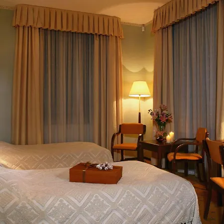 Palace 3*