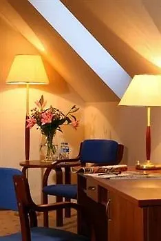 Palace 3*