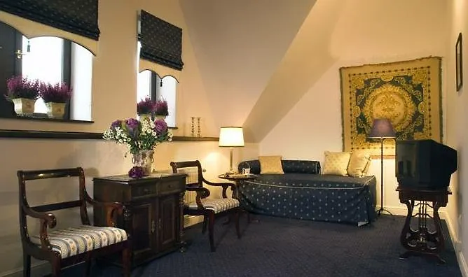 住宿加早餐酒店 Palace 莱兹诺