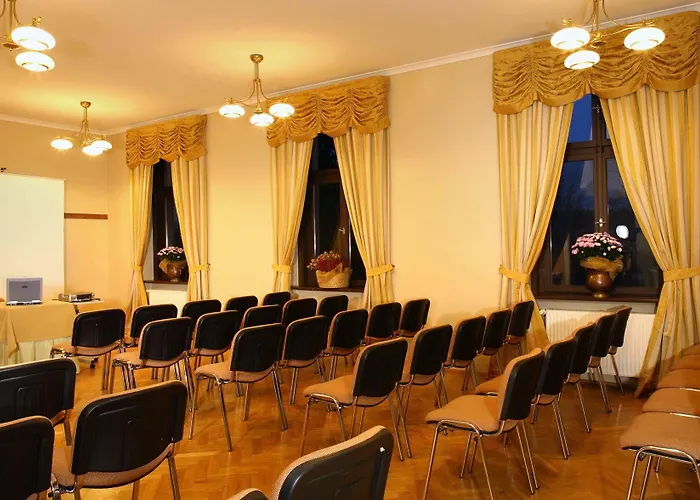 住宿加早餐酒店 Palace 莱兹诺